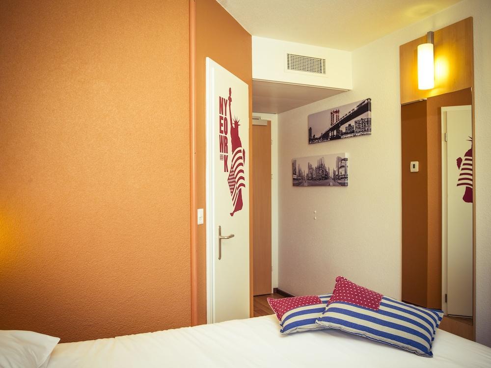 Ibis Lausanne Crissier Εξωτερικό φωτογραφία