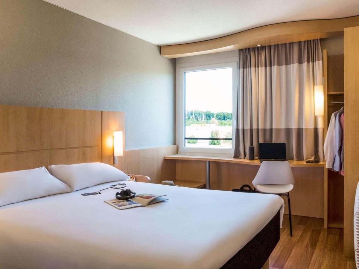 Ibis Lausanne Crissier Εξωτερικό φωτογραφία