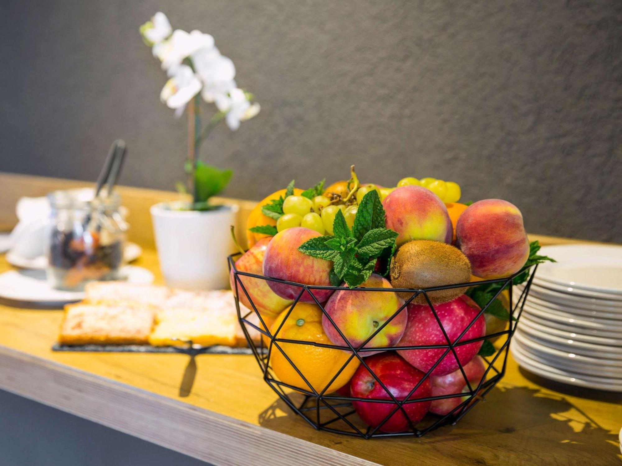 Ibis Lausanne Crissier Εξωτερικό φωτογραφία