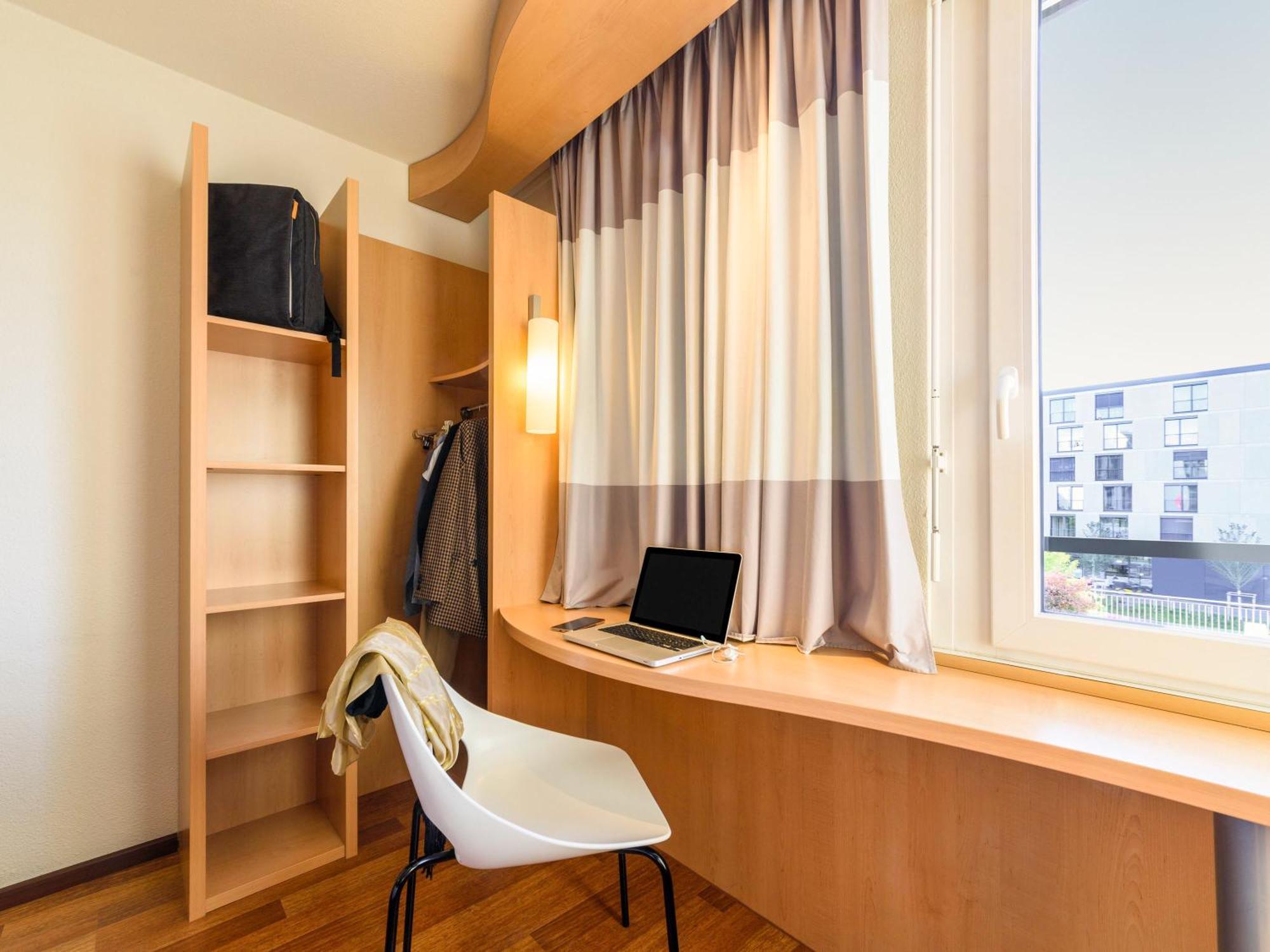 Ibis Lausanne Crissier Εξωτερικό φωτογραφία